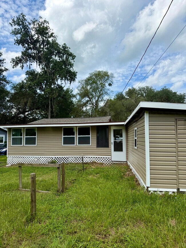 Building Photo - 15184 Hernando Ave