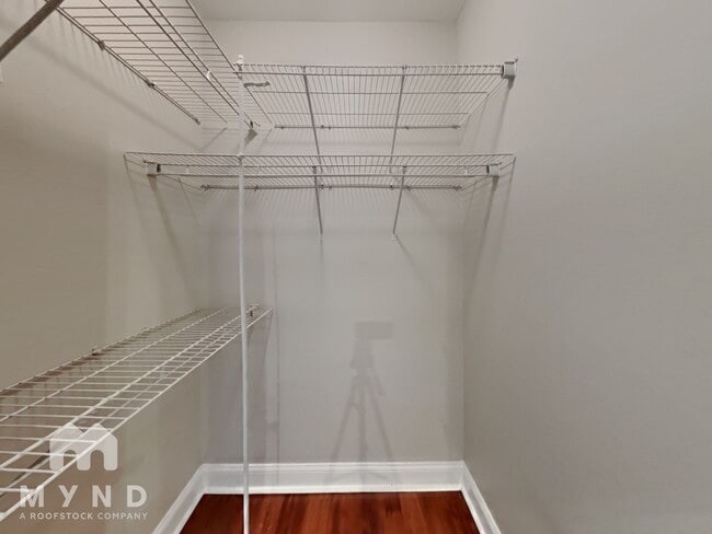 Building Photo - 15936 Landview Ln