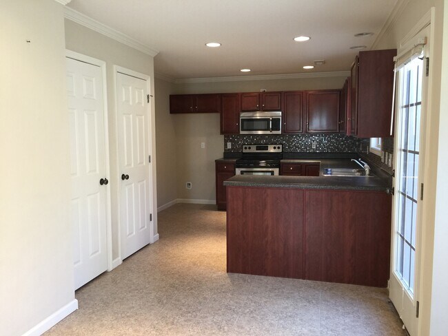 Building Photo - Beautiful Home in West Knoxville