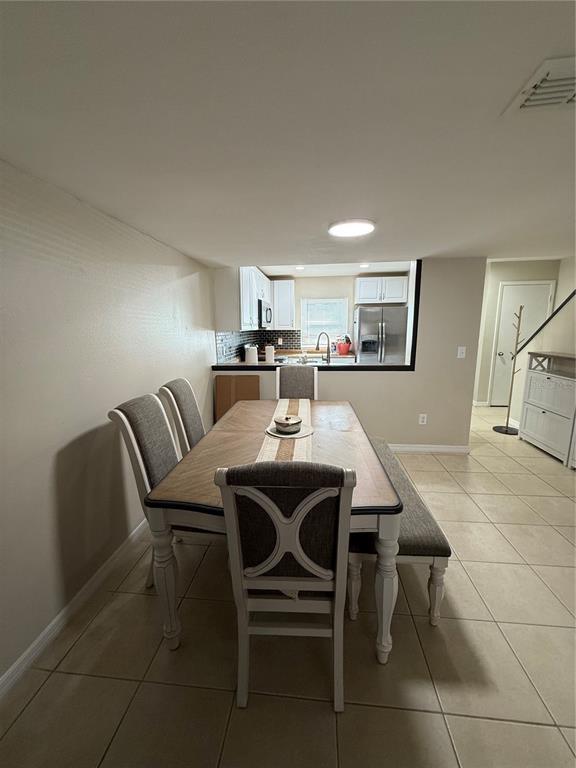 Building Photo - 10053 Lake Oak Cir