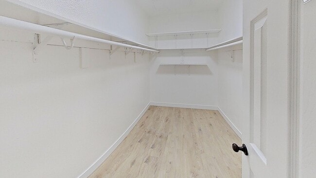 Building Photo - Beautiful & Cozy West Hills Adjacent Condo in Secure Building - MOVE IN READY