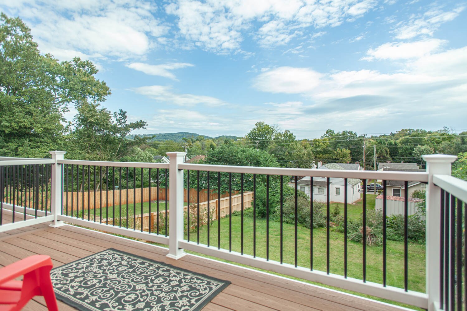 Building Photo - 402 13th ST NE