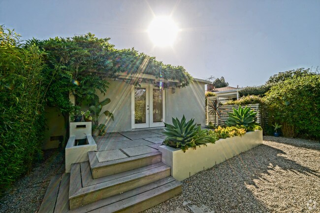 Building Photo - 3555 Beethoven St