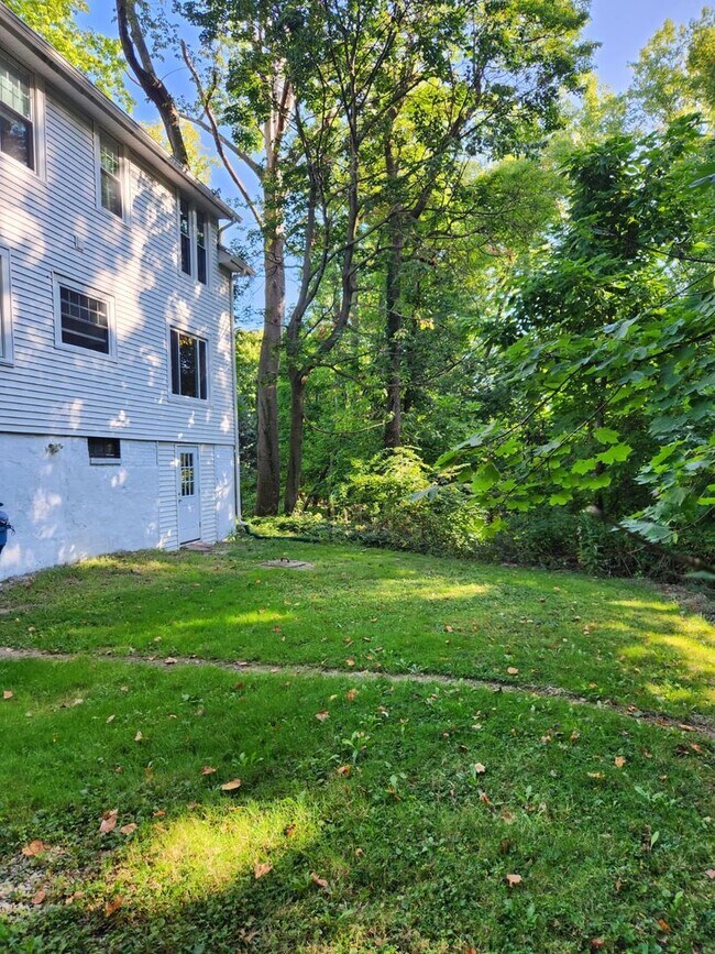 Building Photo - 35814 Ridge Rd