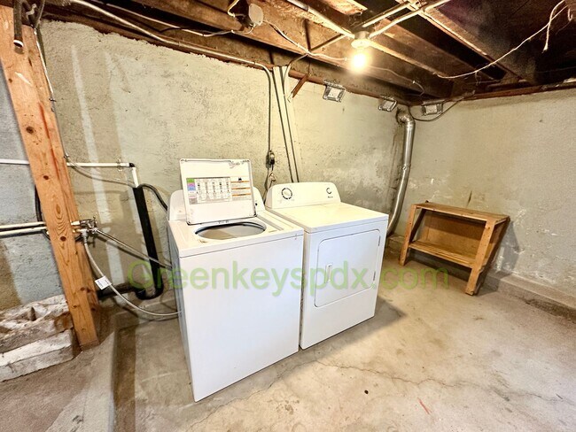 Building Photo - 2-Bedroom House with Fully Fenced Backyard...