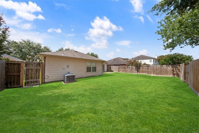 Building Photo - 2219 Rocky Hollow Ln