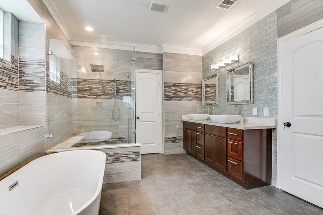 Building Photo - 5125 Carriage Bend Dr