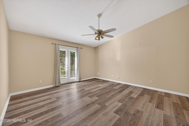 Building Photo - 13727 Richmond Park Dr N