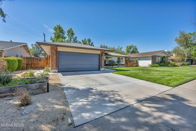 Building Photo - 1490 Foster Dr