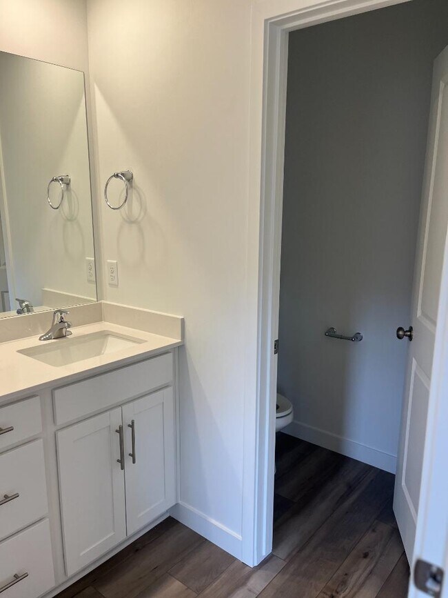 Building Photo - 2384 Canal Vw Ln