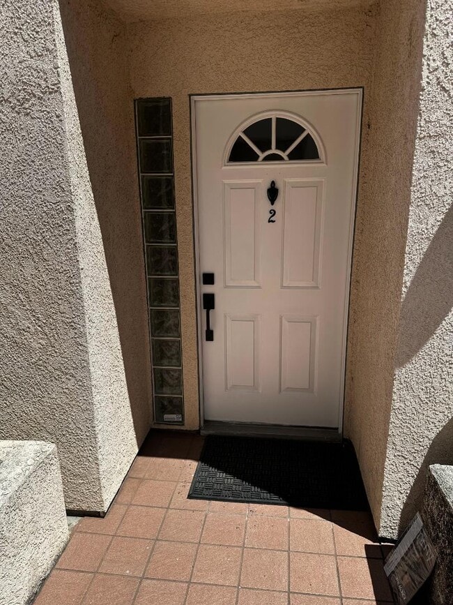 Building Photo - 4003 Sunset Dr