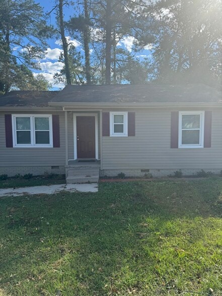 Building Photo - 2432 Lumpkin Rd