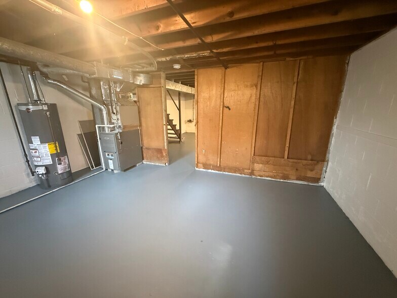 Building Photo - 4944 Fairway Ct