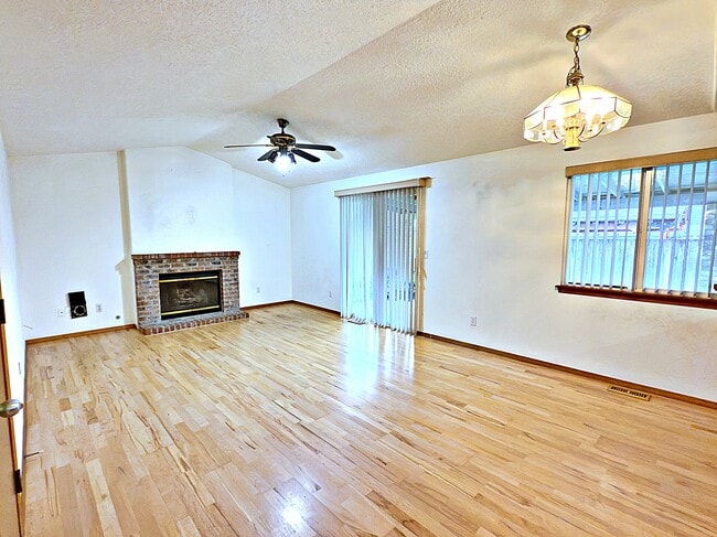 Building Photo - 9834 SE Clinton St