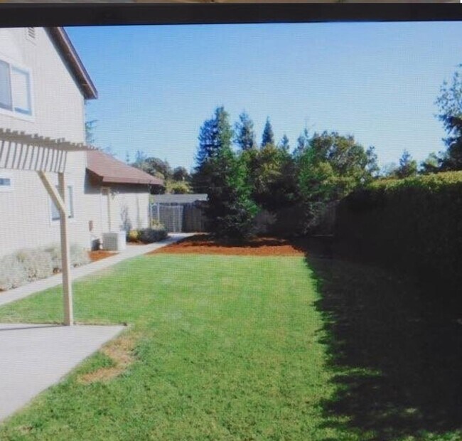 Building Photo - 12257 Blue Ridge Ct