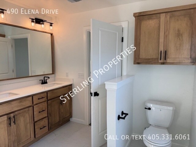 Building Photo - 490 Elena Dr