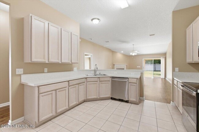 Building Photo - 708 Sharon Ct