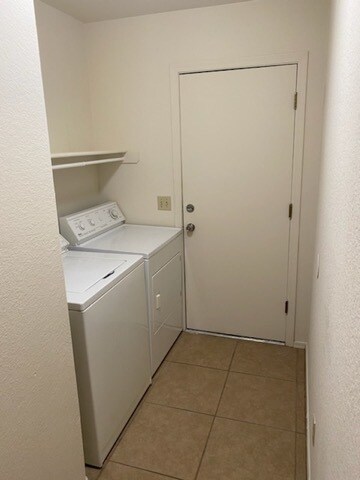 Building Photo - FOR RENT