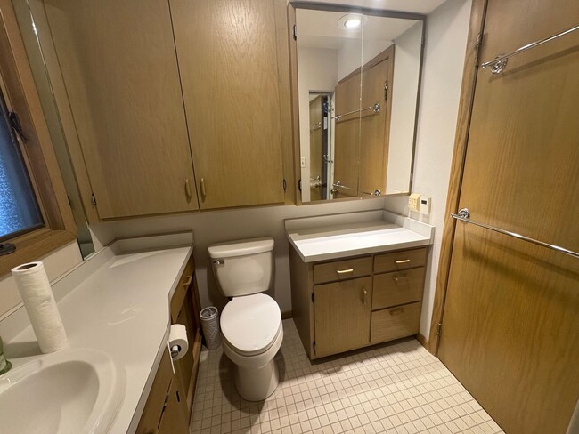 Building Photo - House across from Waverly Highschool!