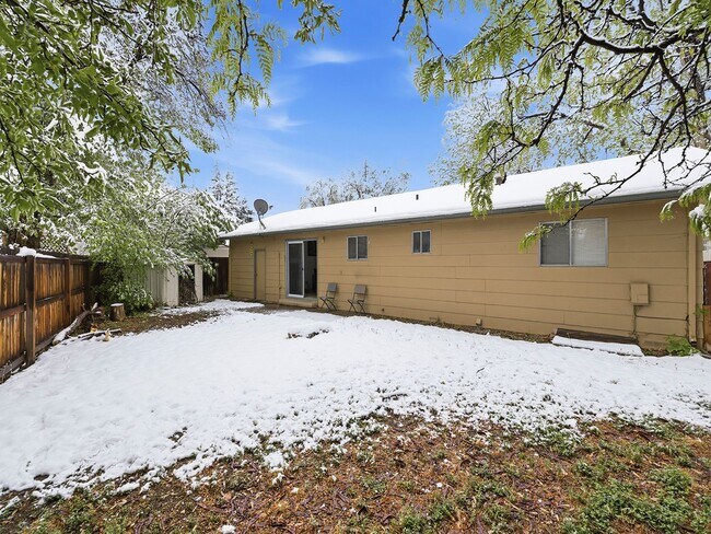 Building Photo - Prime Old Town Access | 3 Bed Home Near City Park + Downtown