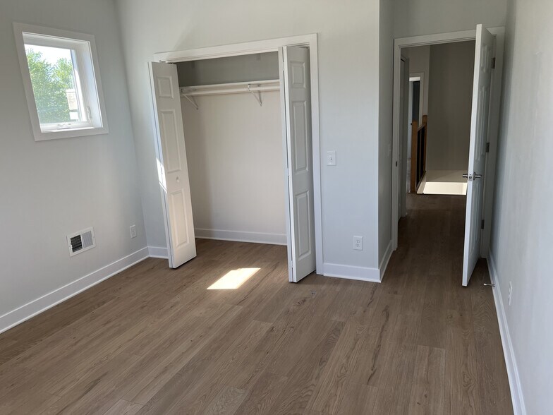 Building Photo - 502 Leavens Ave