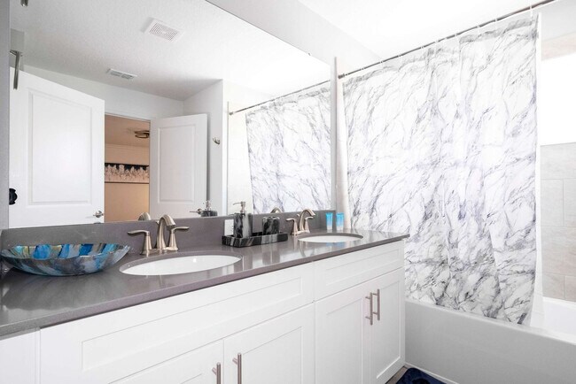 Building Photo - 4383 Scene Ln