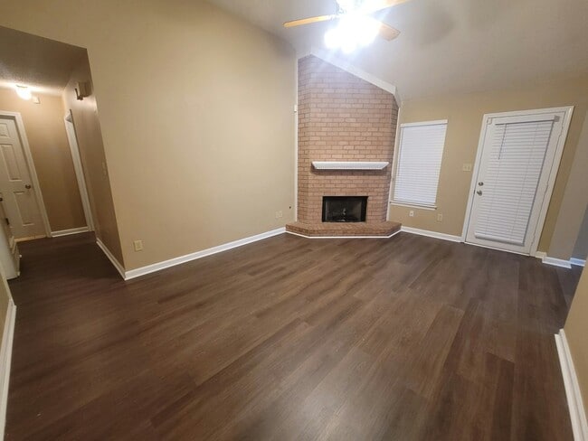 Building Photo - 6915 Brady Hill Dr