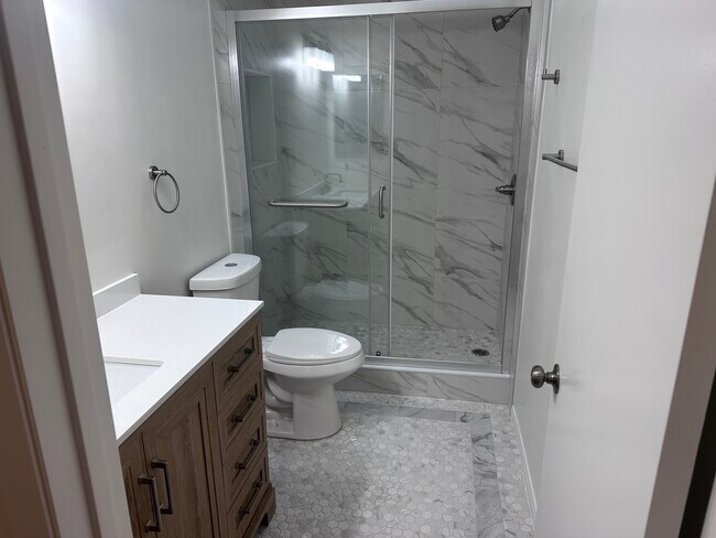 Building Photo - 2106 Crespi Ln