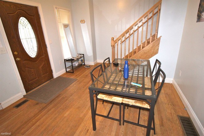 Building Photo - 7 br, 4 bath House - 718 Arbor St