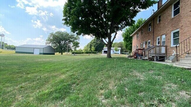 Building Photo - 8551 Elm St