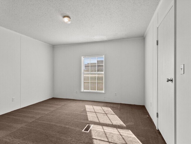 Building Photo - Great Home Near Tanner High School!