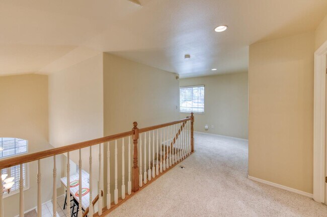 Building Photo - 3750 W Vincent Ln