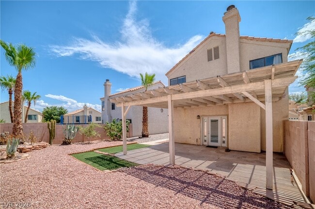 Building Photo - 2304 Chatfield Dr