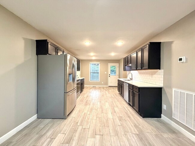 Building Photo - 1909 Needmore Rd