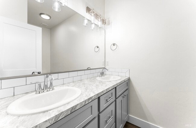 Building Photo - 1771 Regency Way