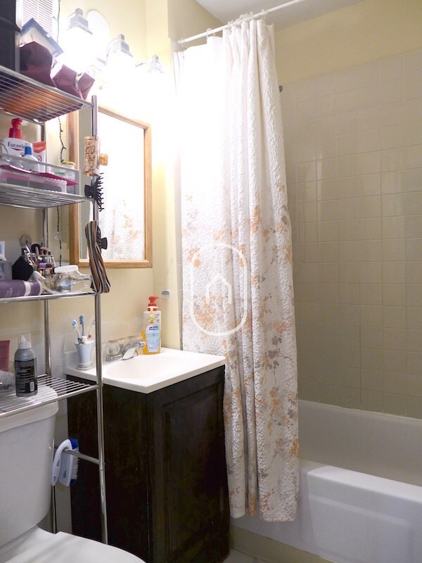 Building Photo - 5 Sussex St