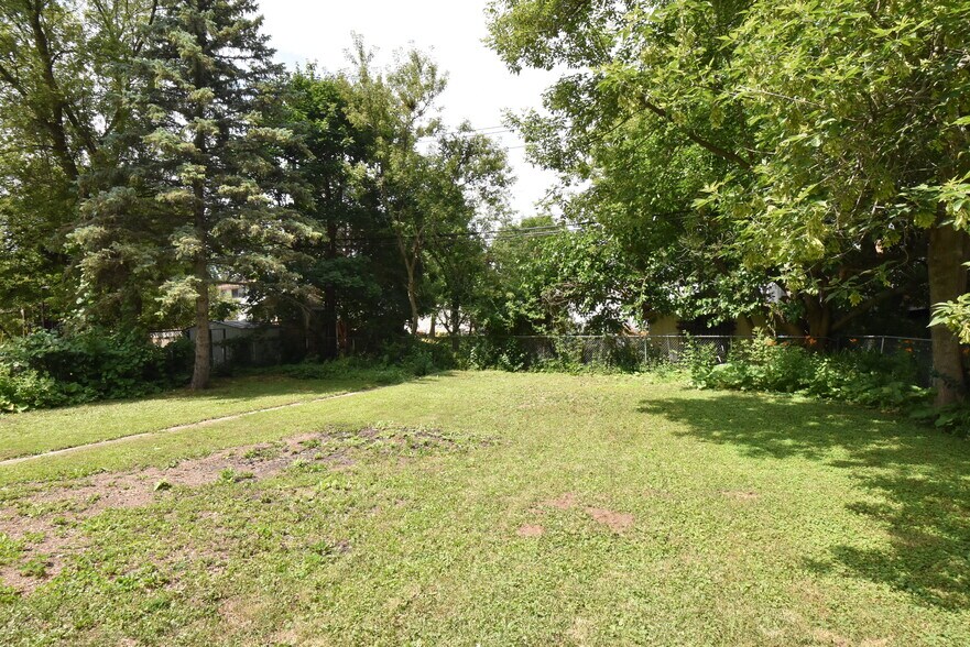 Building Photo - 3555 S 87th St