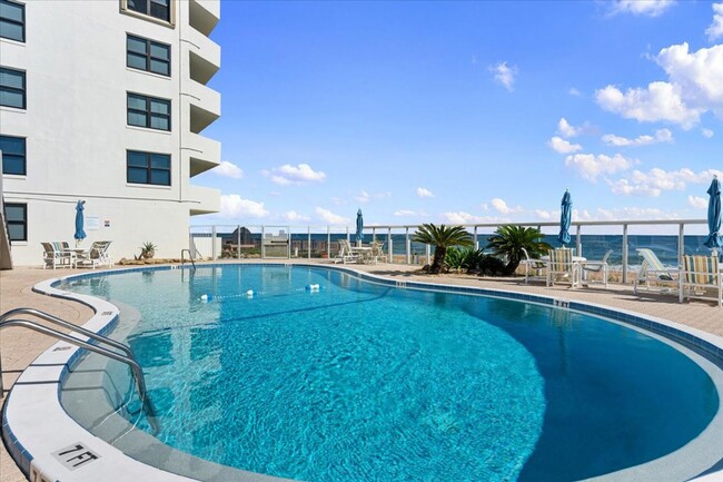 Building Photo - Beautiful 2bed 2bath Condo with stunning O...