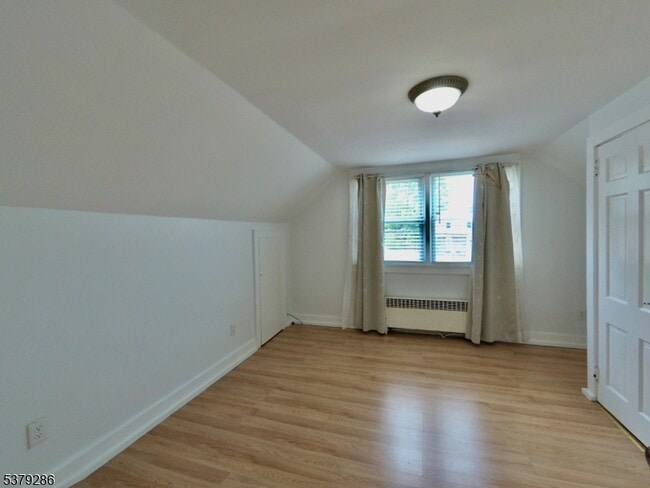 Building Photo - 23 Mohawk Ave