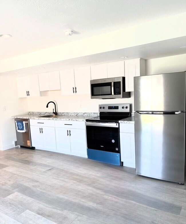 Building Photo - 2693 E Gambel Oaks Dr