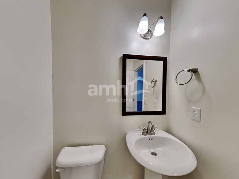 Building Photo - 1240 Faye Ct