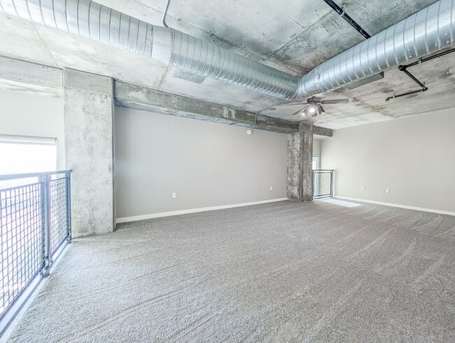 Building Photo - 2000 Bagby St