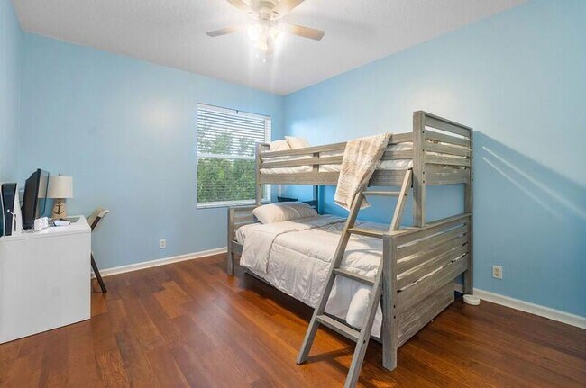 Building Photo - 9271 Madewood Ct