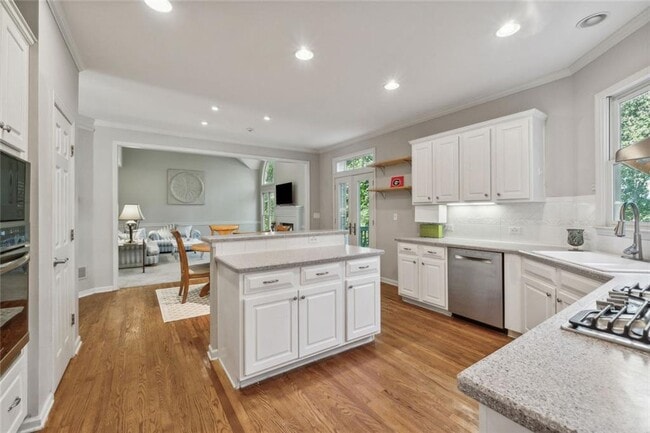 Building Photo - 508 Huntington Pl