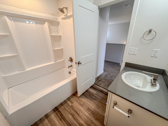 Building Photo - 1631 Elsie Jean Trl