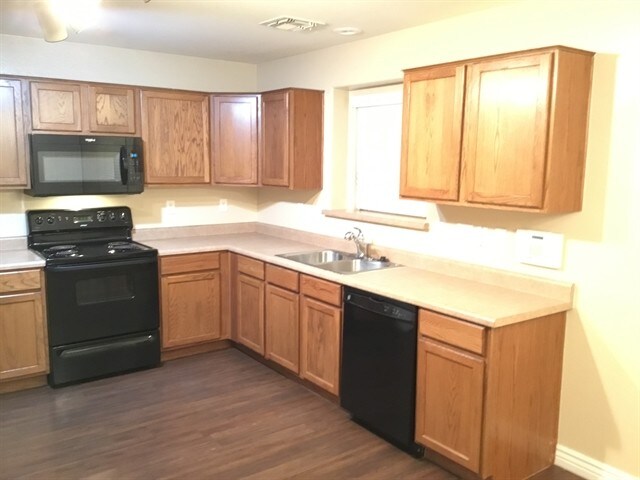 Building Photo - 110 W Diamond Trl