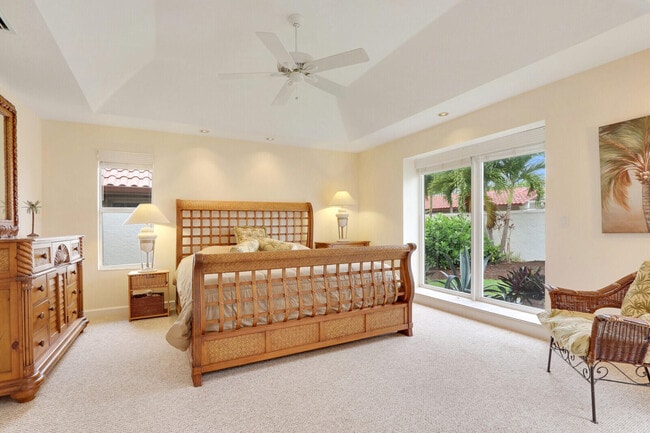 Building Photo - 1471 Vía Privada