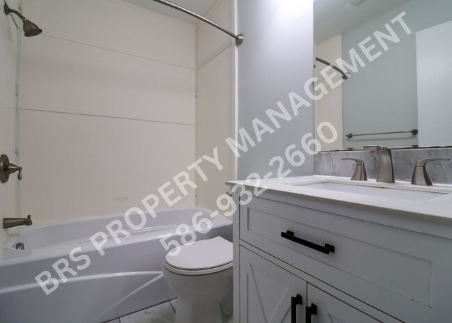 Building Photo - Shelby Township Duplex