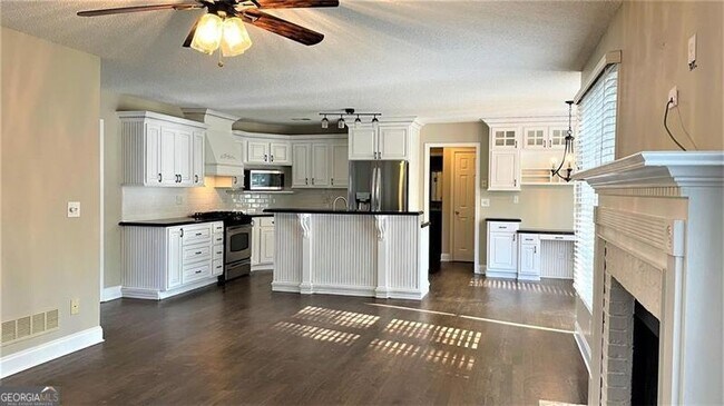 Building Photo - 416 Carmain Ln