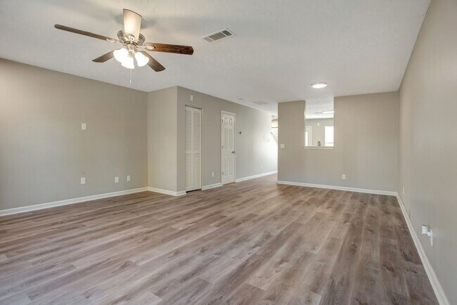 Building Photo - Charming 2BR Townhome in Antioch